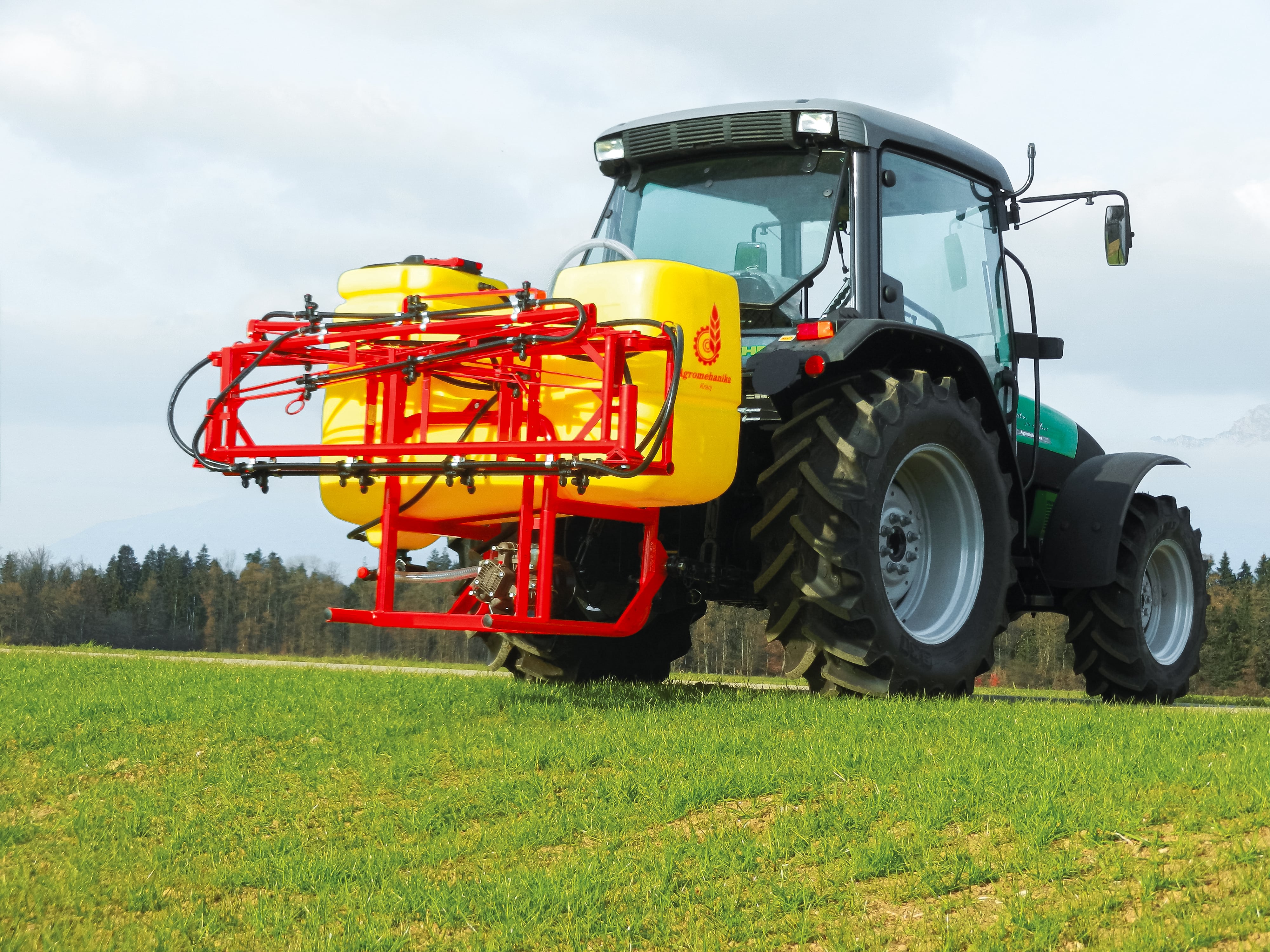 Sprayer purtat AGS 200–600 E Agromehanika